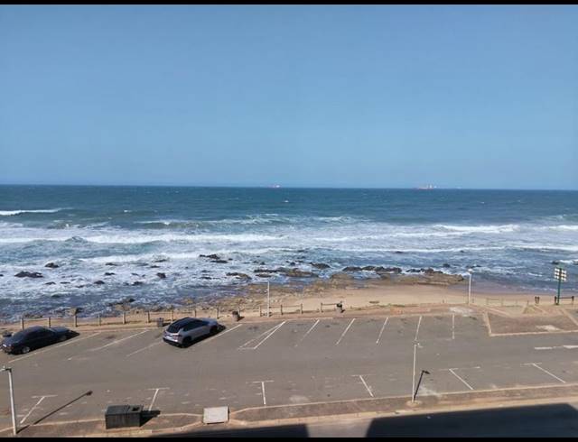 2 BEDROOM APARTMENT FOR SALE IN UMDLOTI BEACH